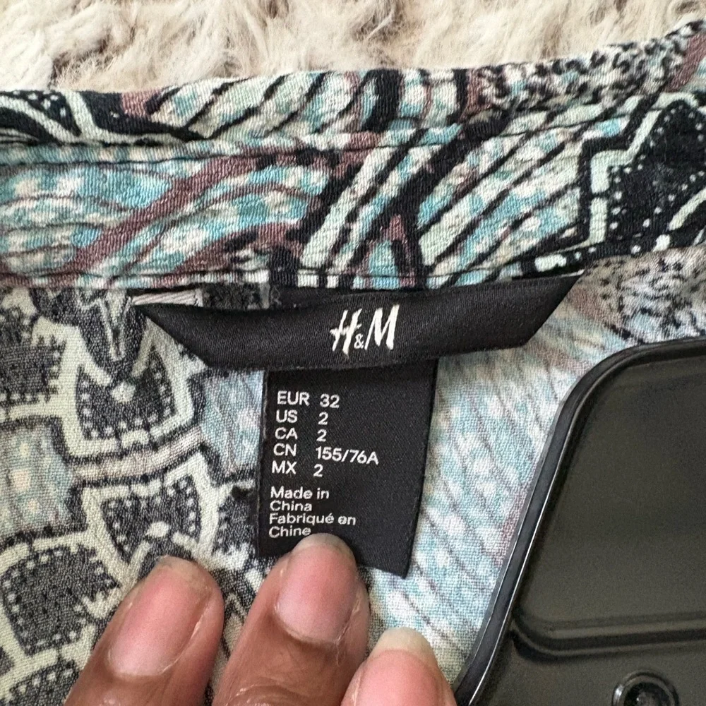 H&M Multicolor Patterned Top - Picture 3 of 5